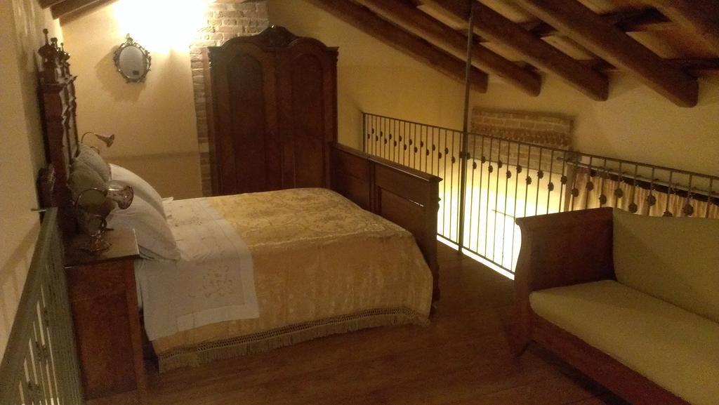 Agriturismo ErcolAna Neviglie Camera foto
