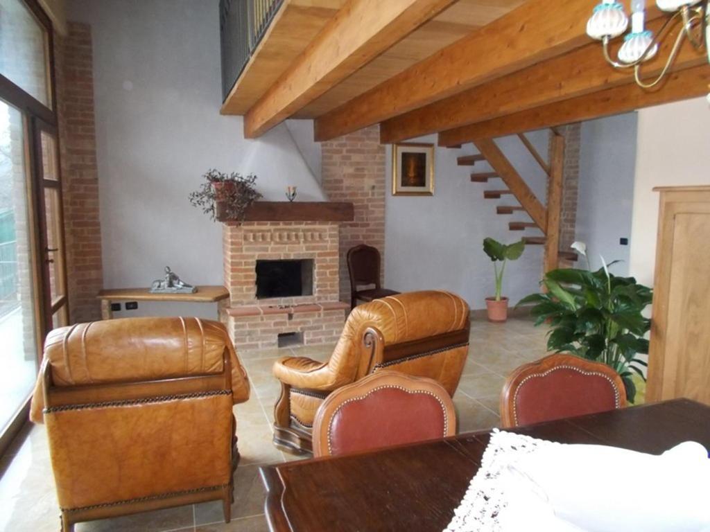 Agriturismo ErcolAna Neviglie Camera foto