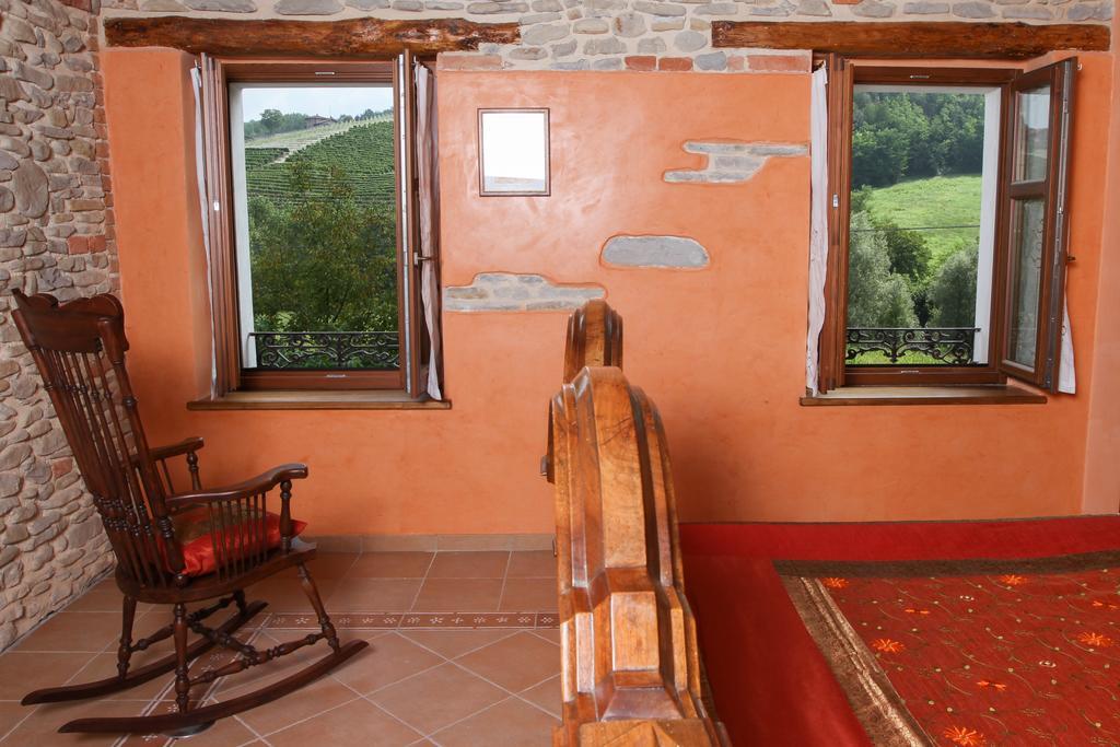 Agriturismo ErcolAna Neviglie Esterno foto