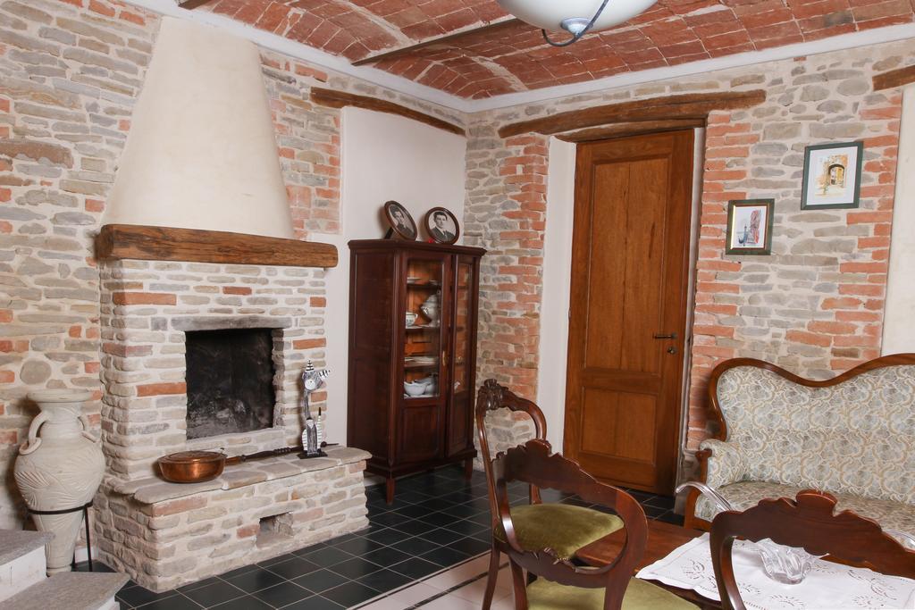 Agriturismo ErcolAna Neviglie Esterno foto