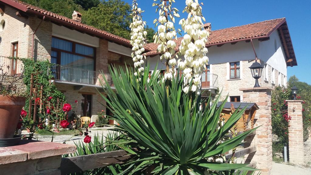 Agriturismo ErcolAna Neviglie Esterno foto